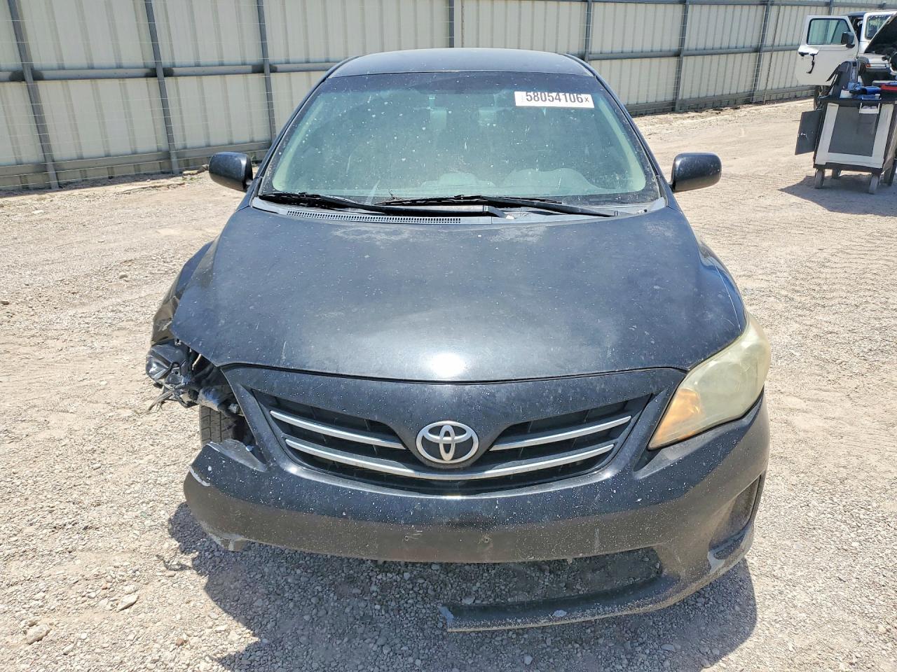2013 Toyota Corolla Le - Image 5