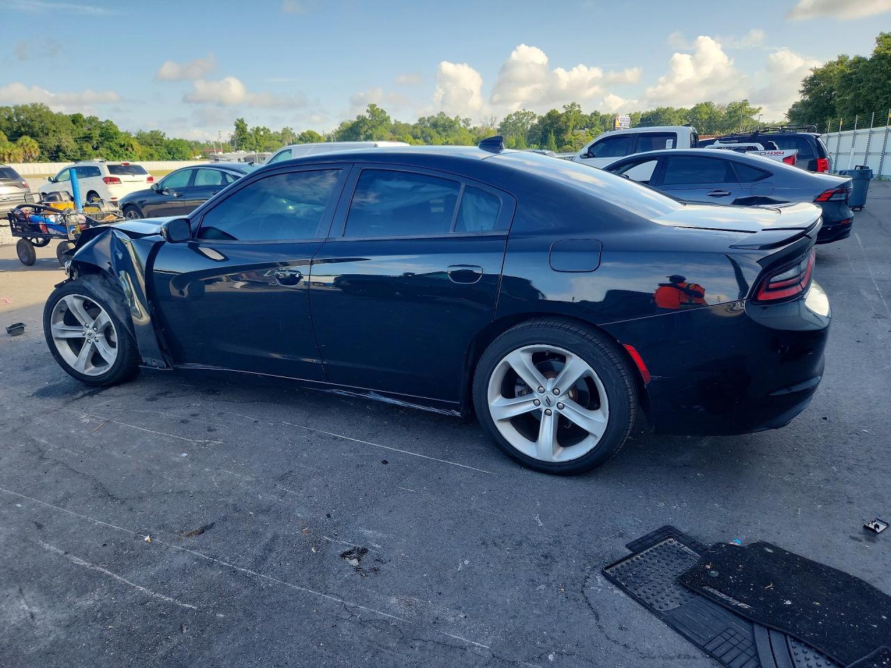 2017 Dodge Charger Sxt - Фото 2
