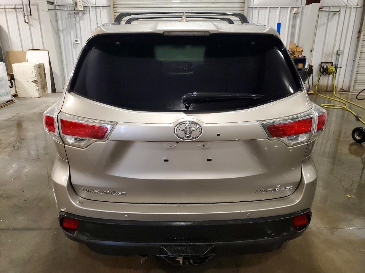 2015 Toyota Highlander Limited Platinum - Фото 6