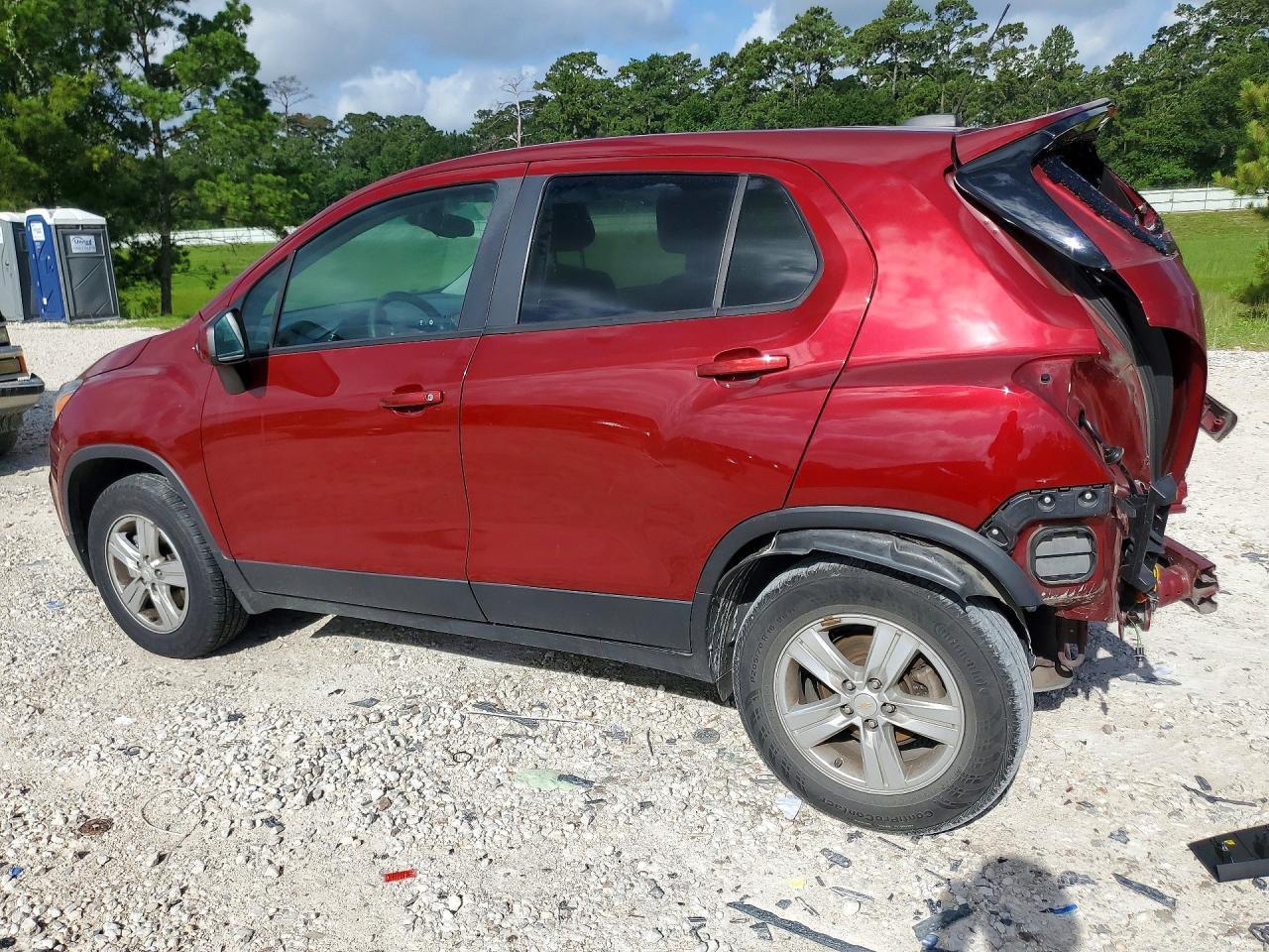 2022 Chevrolet Trax Ls - Image 2