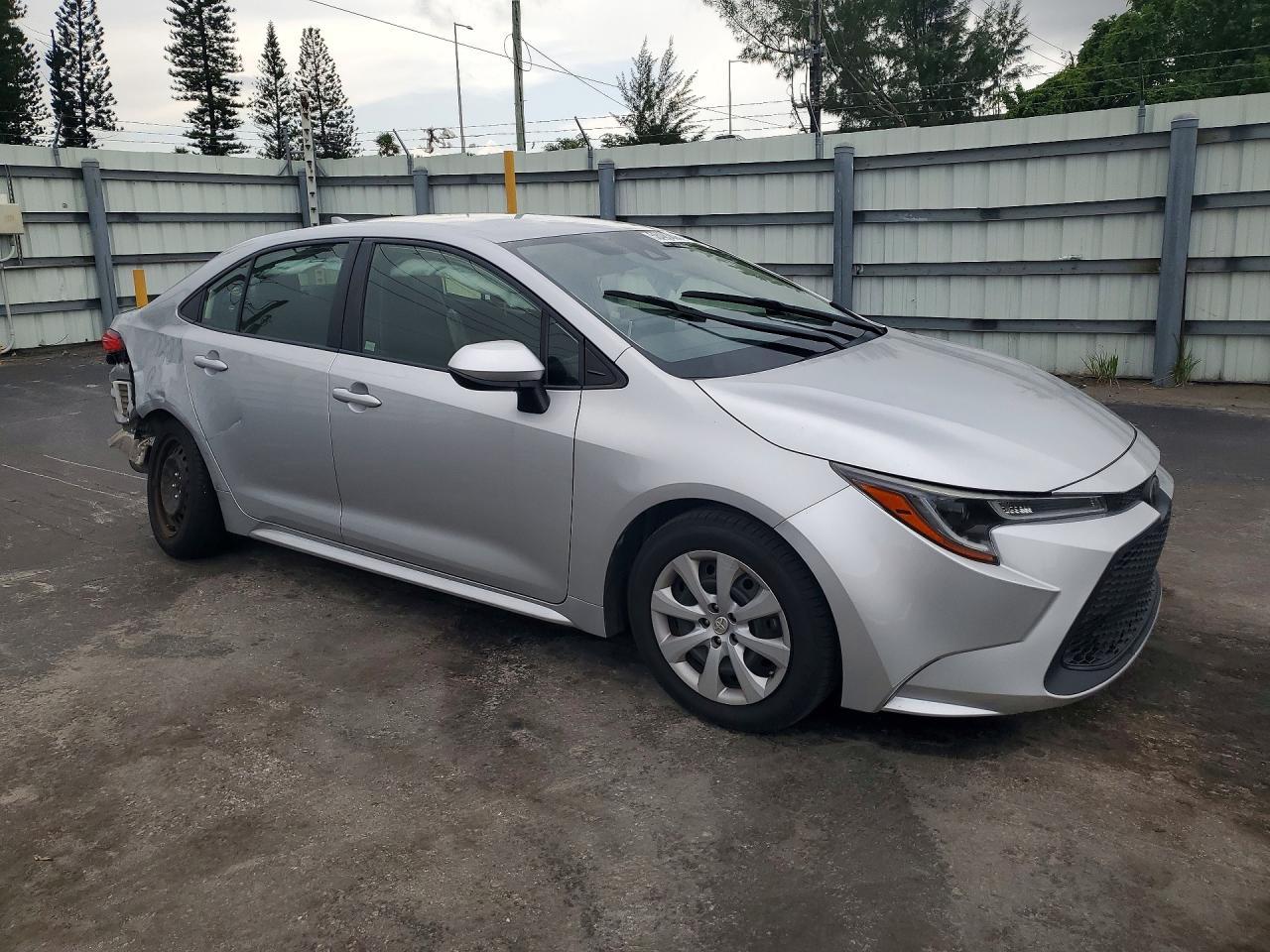 2021 Toyota Corolla Le - Image 4
