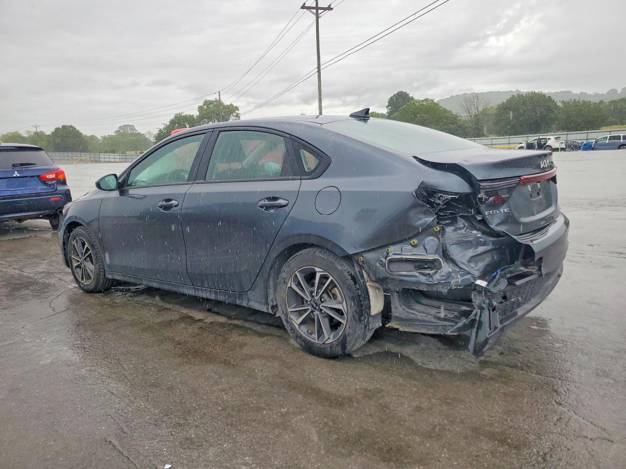 2024 Kia Forte Lxs - Image 2