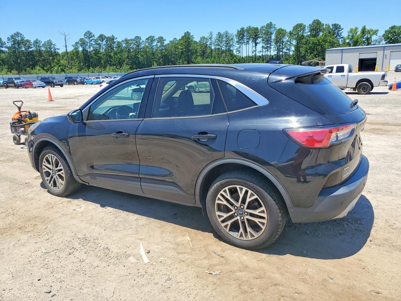 2020 Ford Escape Sel - Фото 2