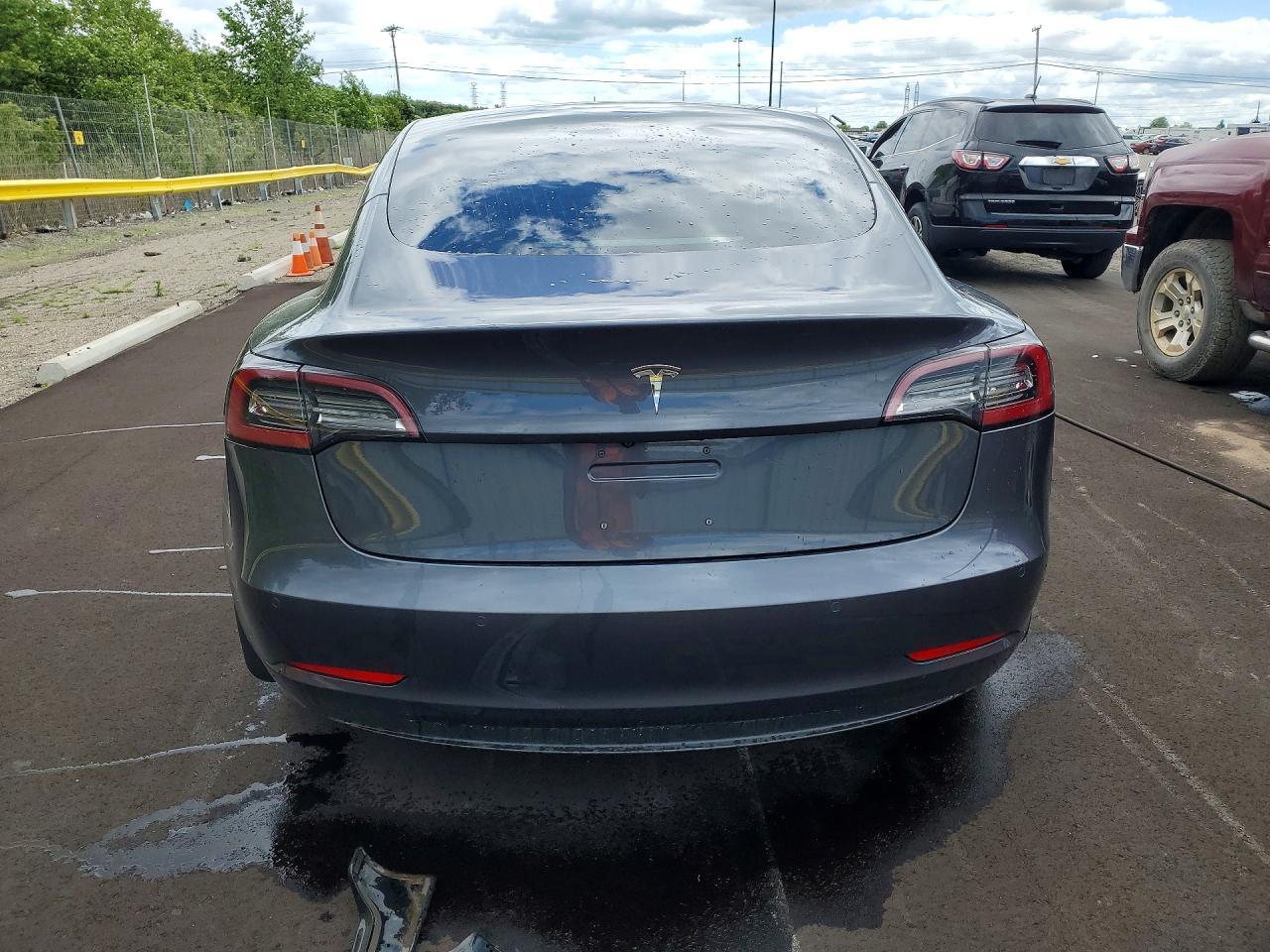 2018 Tesla Model 3 - Фото 6