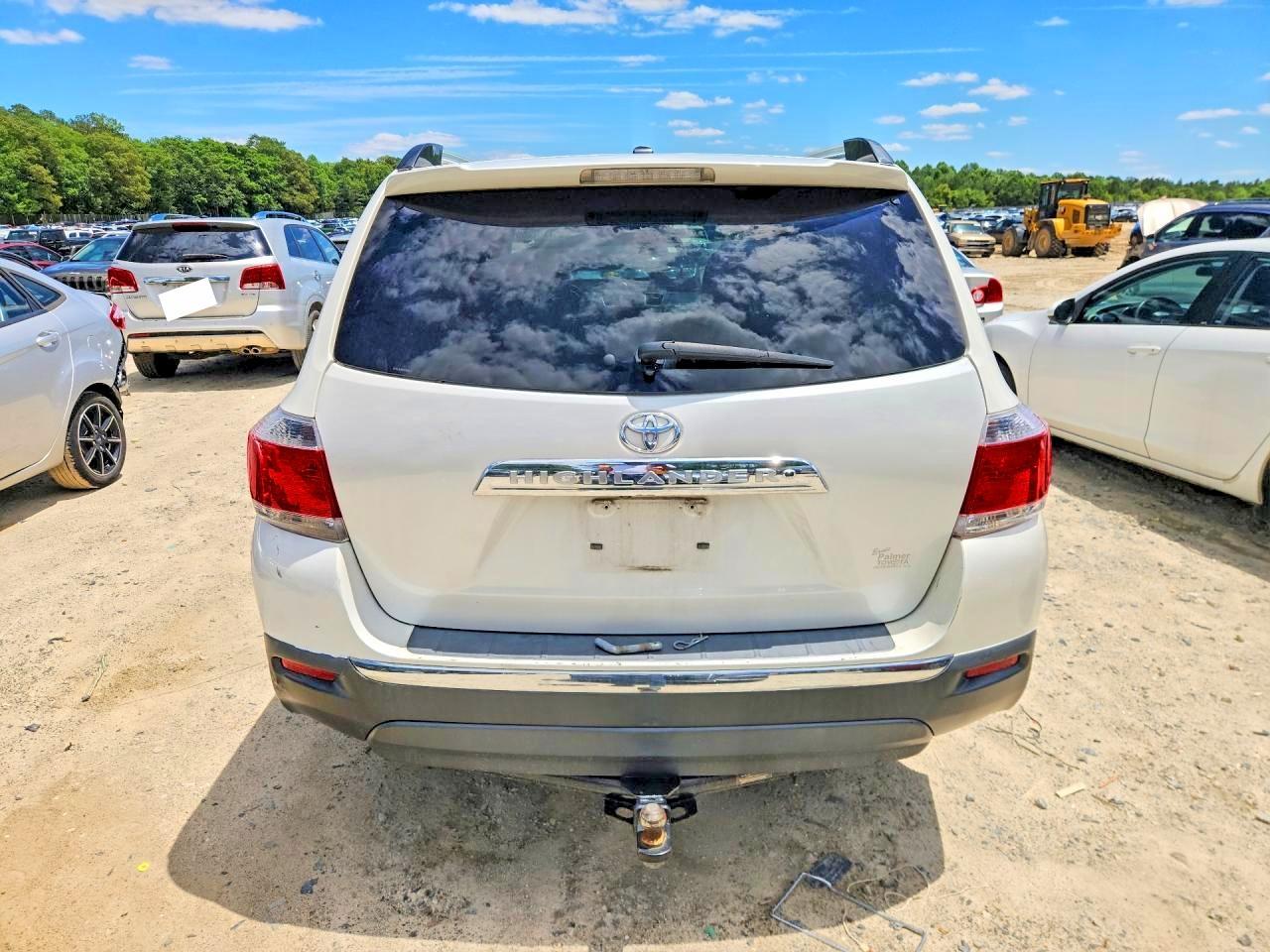 2012 Toyota Highlander Limited - Image 6