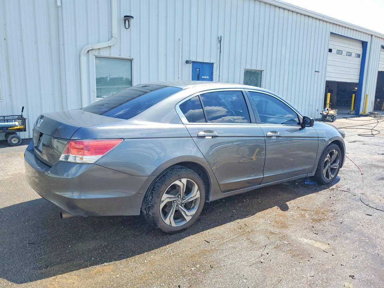 2009 Honda Accord Lx - Image 3