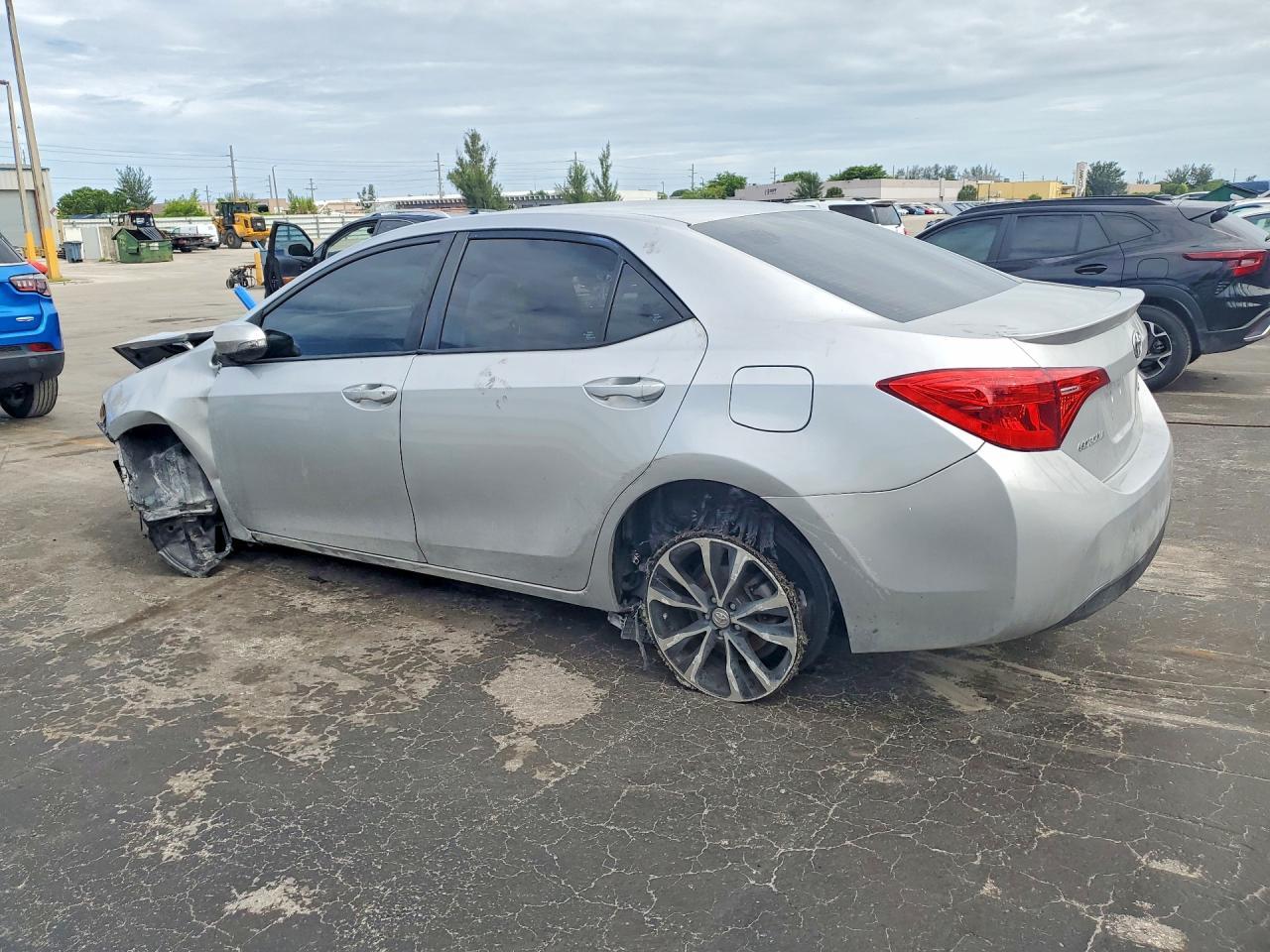 2018 Toyota Corolla Se - Image 2