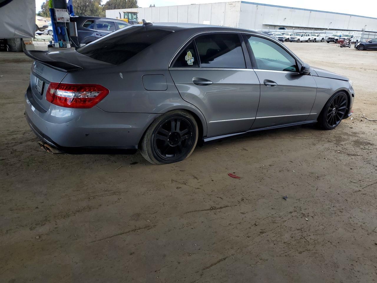 2011 Mercedes-Benz E 550 - Image 3