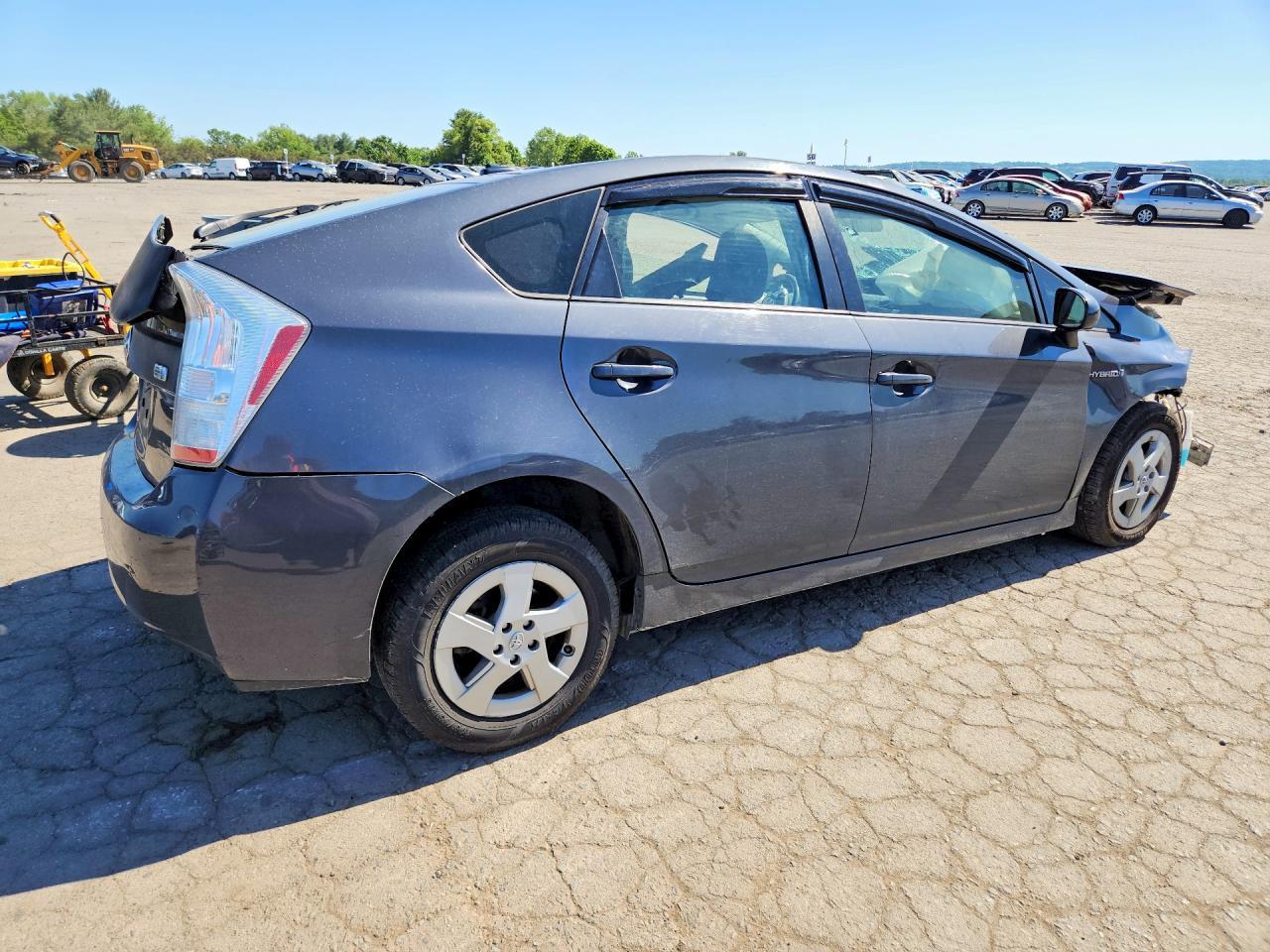 2010 Toyota Prius Iii - Фото 3