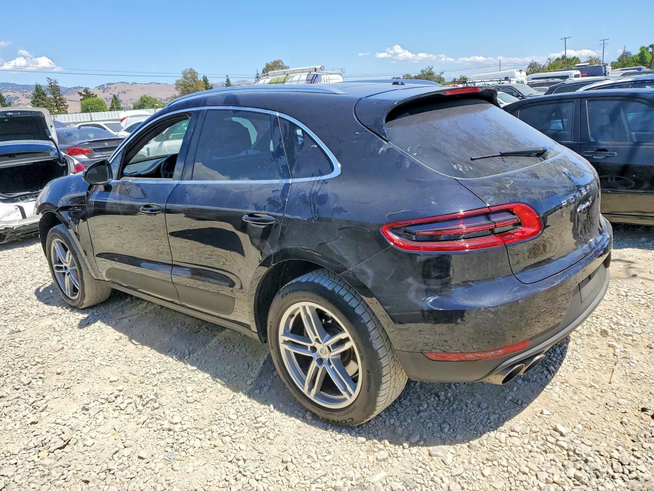 2015 Porsche Macan S - Image 2
