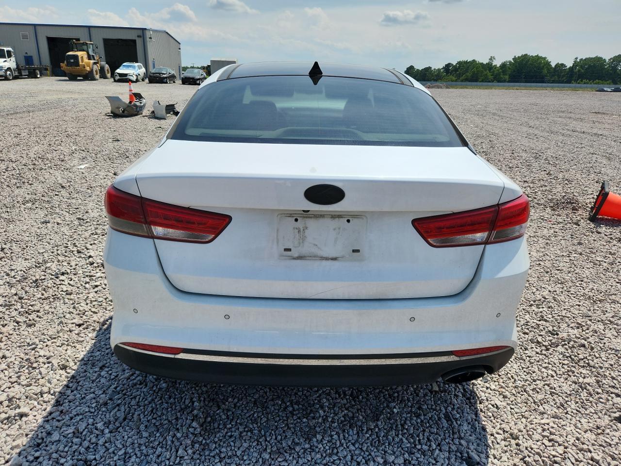 2018 Kia Optima Ex - Image 6