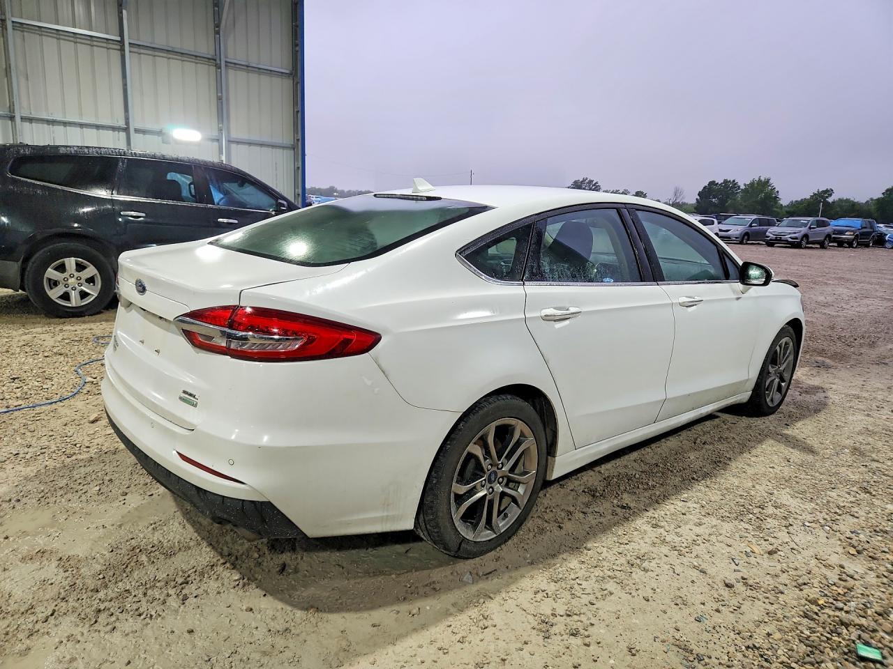 2020 Ford Fusion Sel - Фото 3
