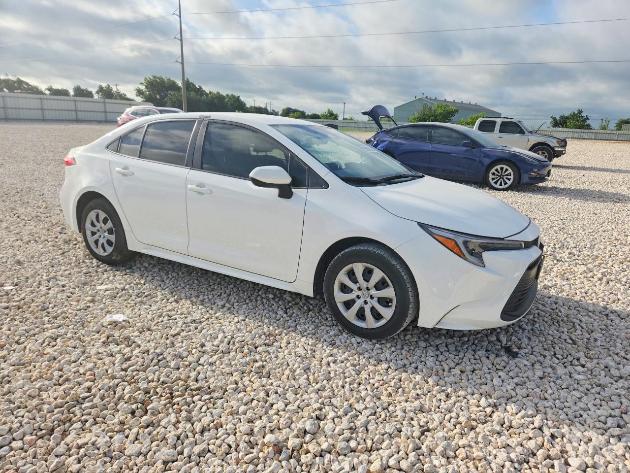2023 Toyota Corolla Hybrid Le - Image 4