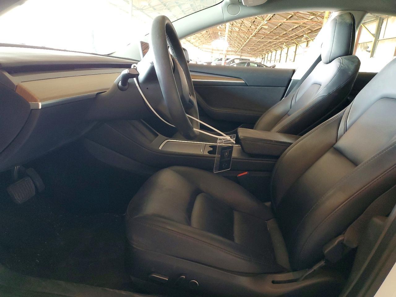 2023 Tesla Model 3 - Image 7