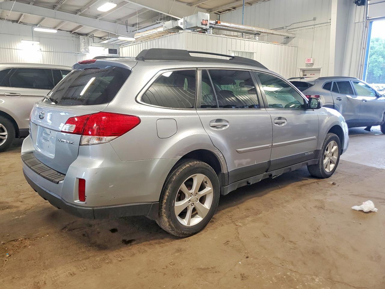2013 Subaru Outback 2.5I Premium - Фото 3