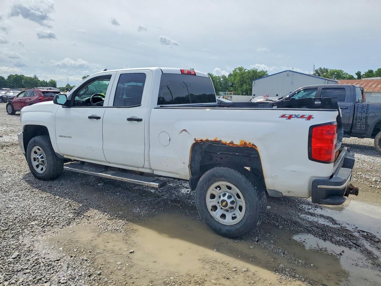 2015 Chevrolet Silverado K2500 Heavy Duty - Фото 2