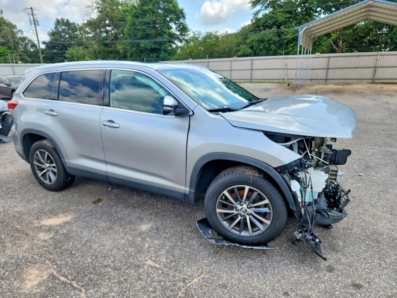 2019 Toyota Highlander Se - Фото 4