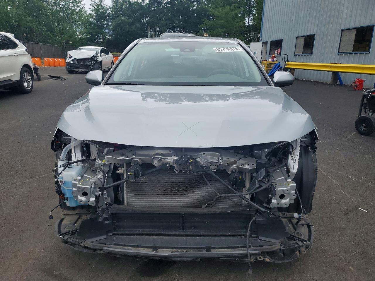 2022 Toyota Camry Le - Image 5