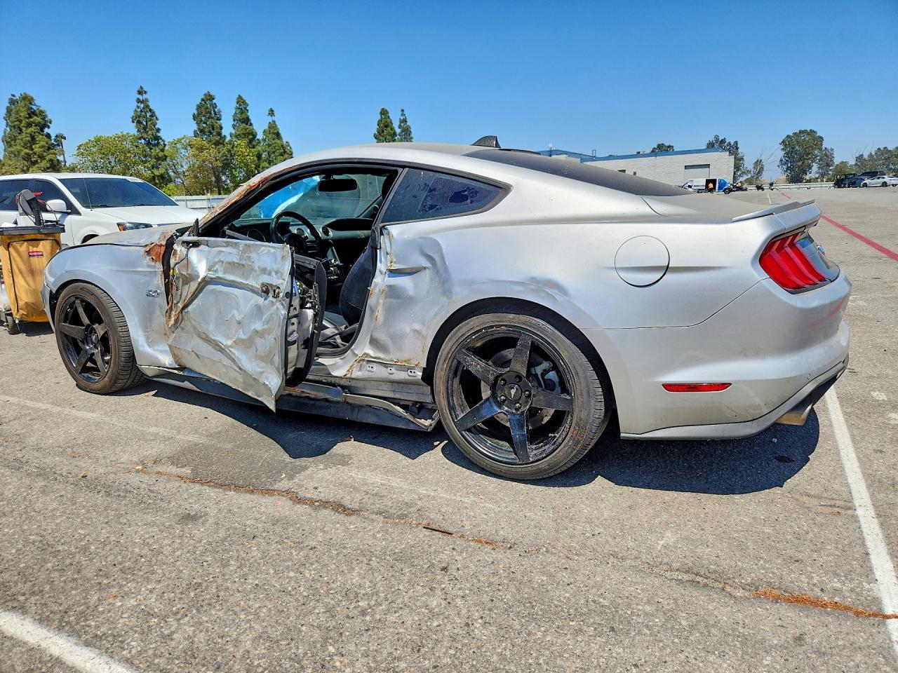 2019 Ford Mustang Gt - Фото 2