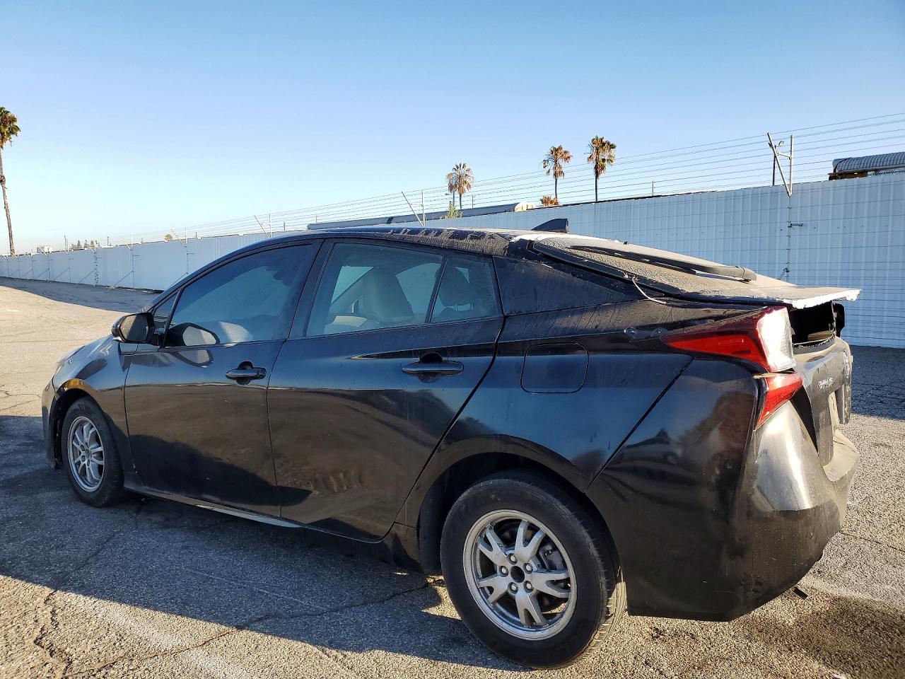 2019 Toyota Prius Xle - Фото 2