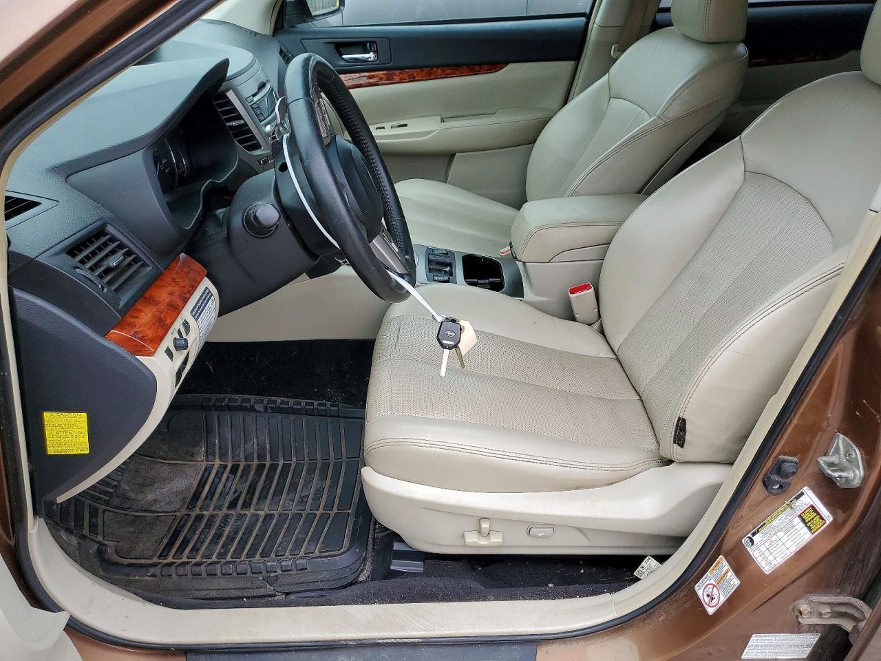 2011 Subaru Outback 2.5I Limited - Image 7
