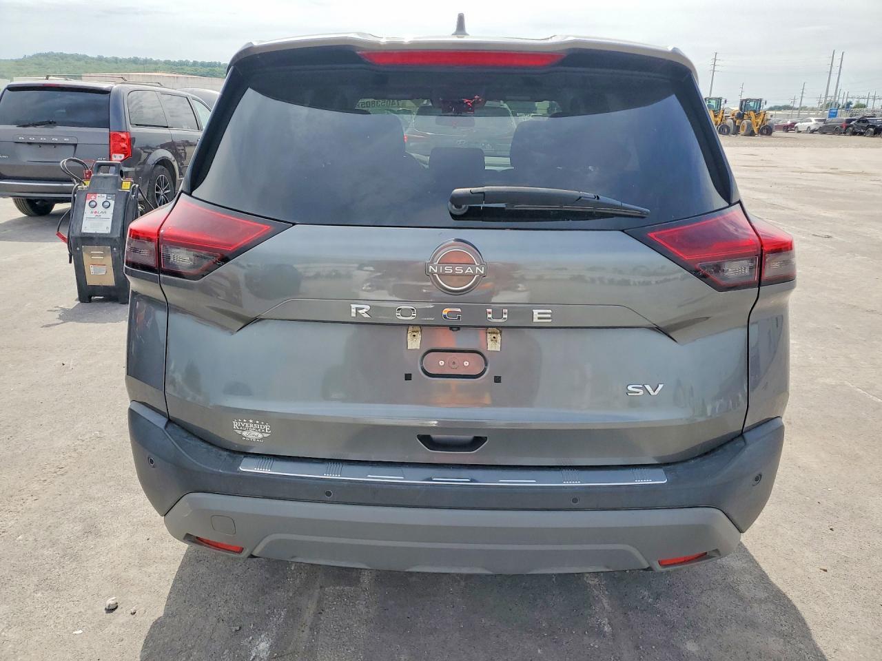 2023 Nissan Rogue Sv - Image 6