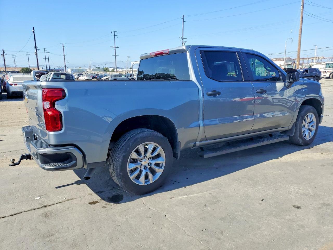 2025 Chevrolet Silverado C1500 Custom - Фото 3