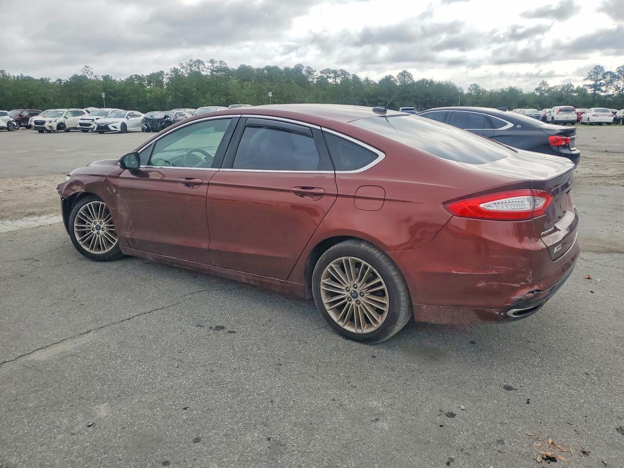 2016 Ford Fusion Se - Image 2