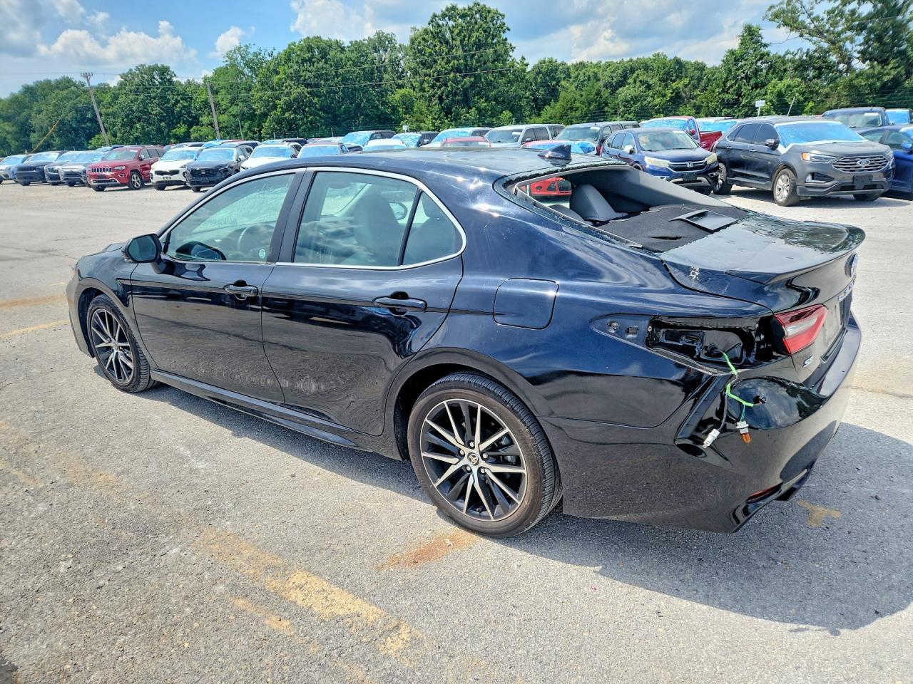 2023 Toyota Camry Hybrid Se - Фото 2