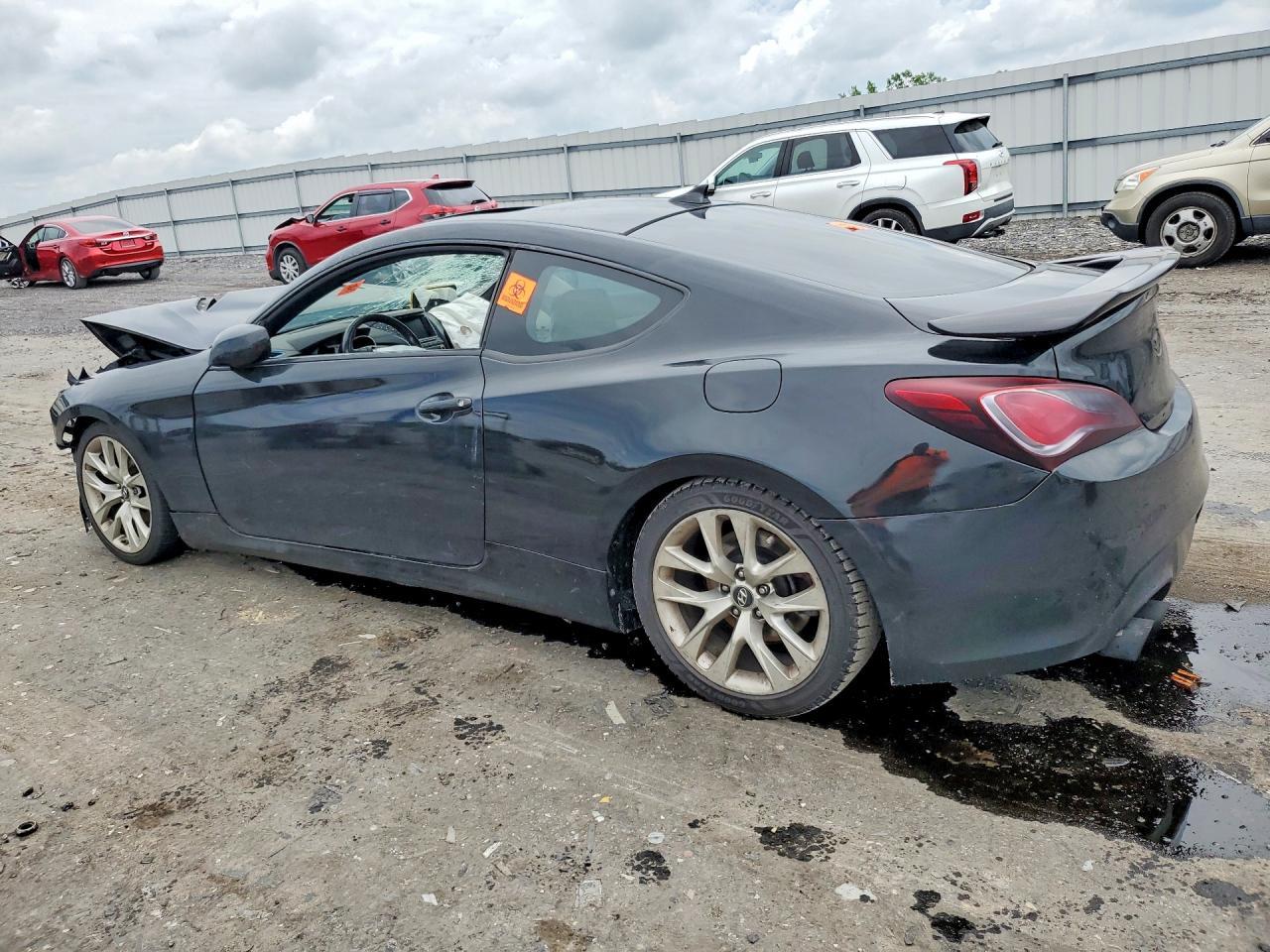 2013 Hyundai Genesis Coupe 2.0T - Фото 2