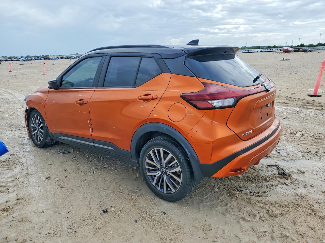 2021 Nissan Kicks Sr - Фото 2