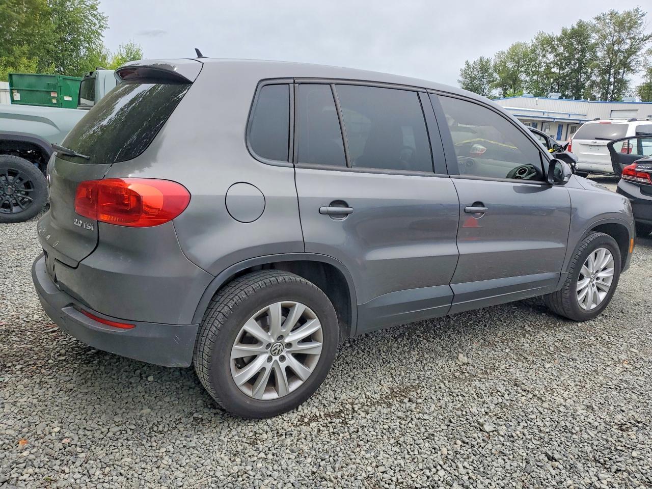 2012 Volkswagen Tiguan S - Image 3