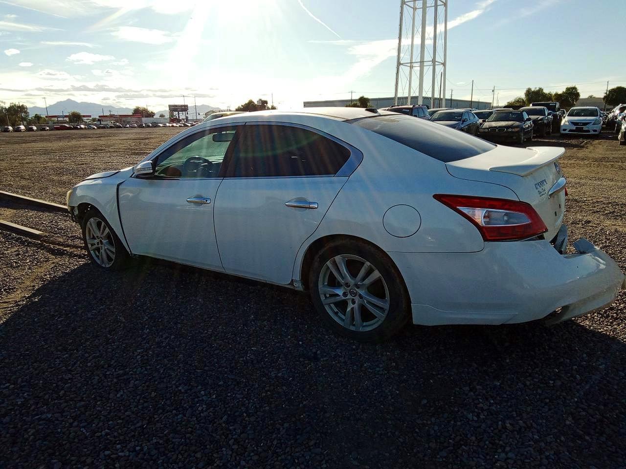 2011 Nissan Maxima 3.5 S - Image 2