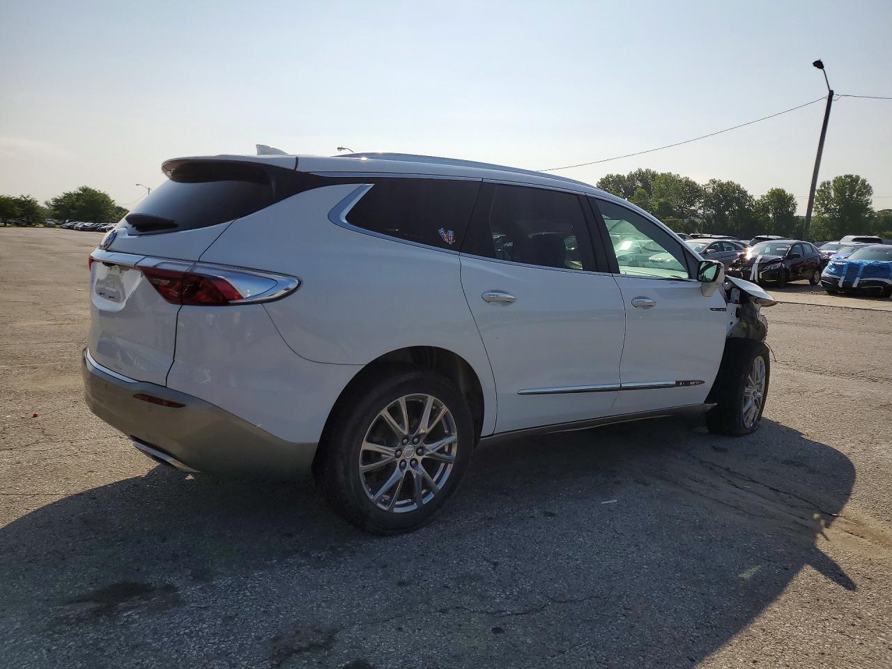 2022 Buick Enclave Premium - Image 3