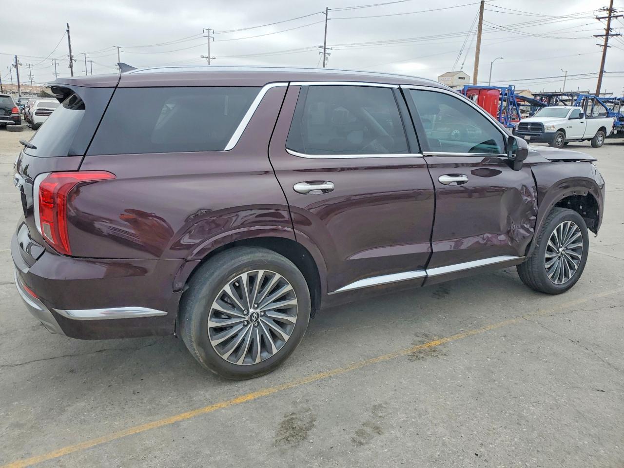 2024 Hyundai Palisade Calligraphy - Image 3