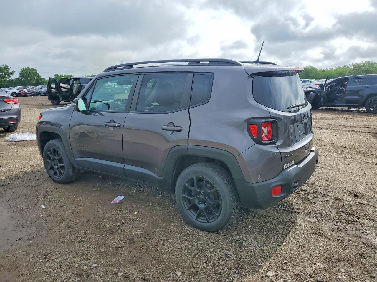 2019 Jeep Renegade Latitude - Фото 2