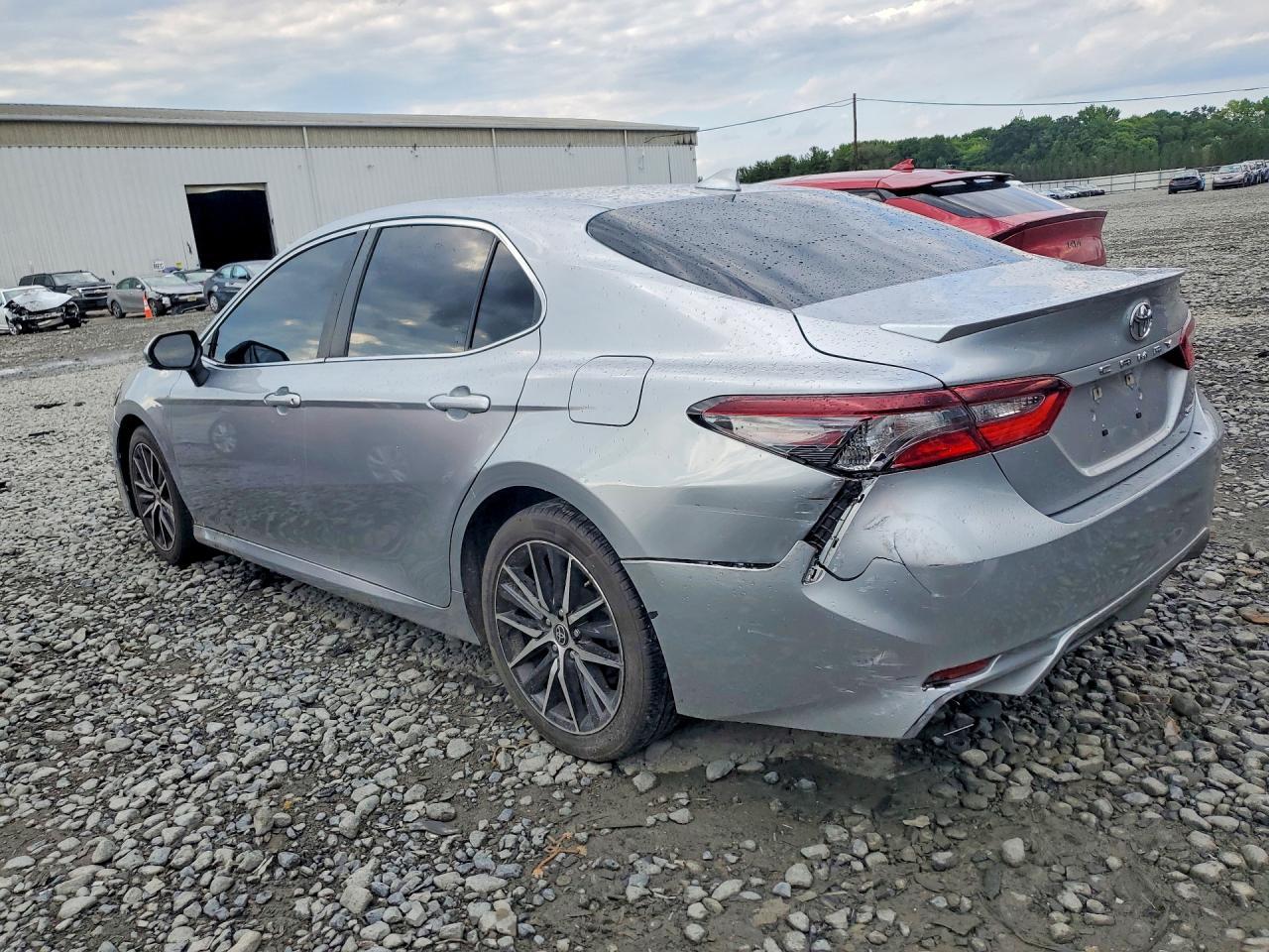 2021 Toyota Camry Se - Image 2