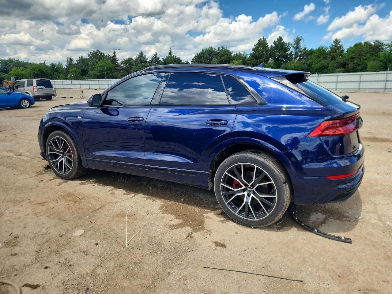 2022 Audi Q8 Prestige S-Line - Фото 2