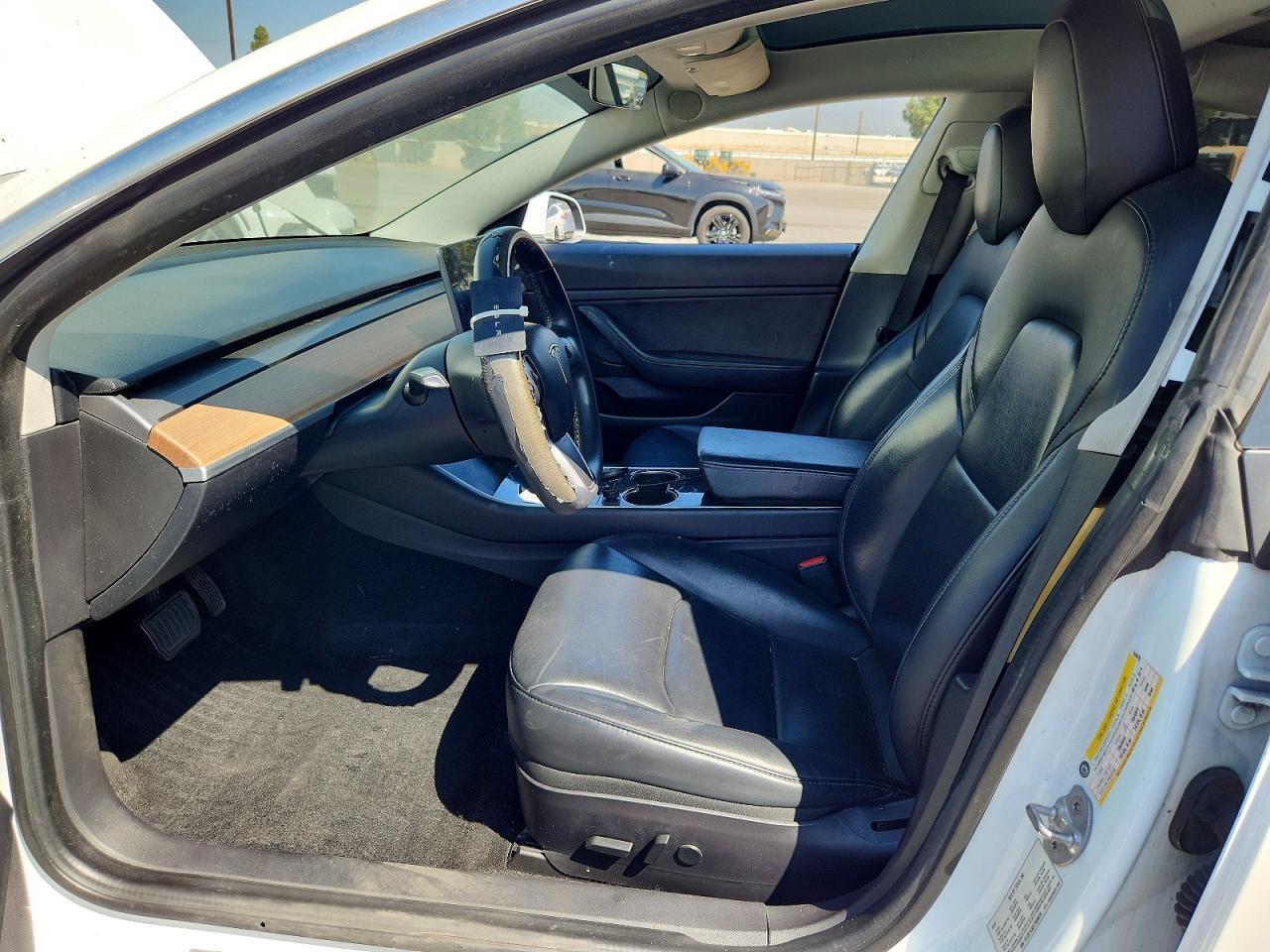 2020 Tesla Model 3 - Фото 7