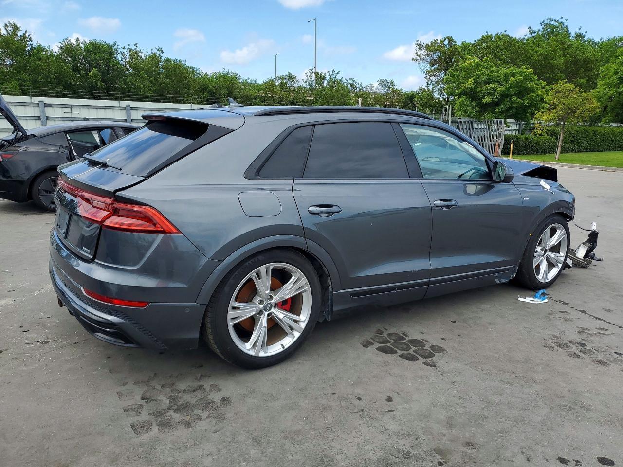 2021 Audi Q8 Prestige S-Line - Фото 3