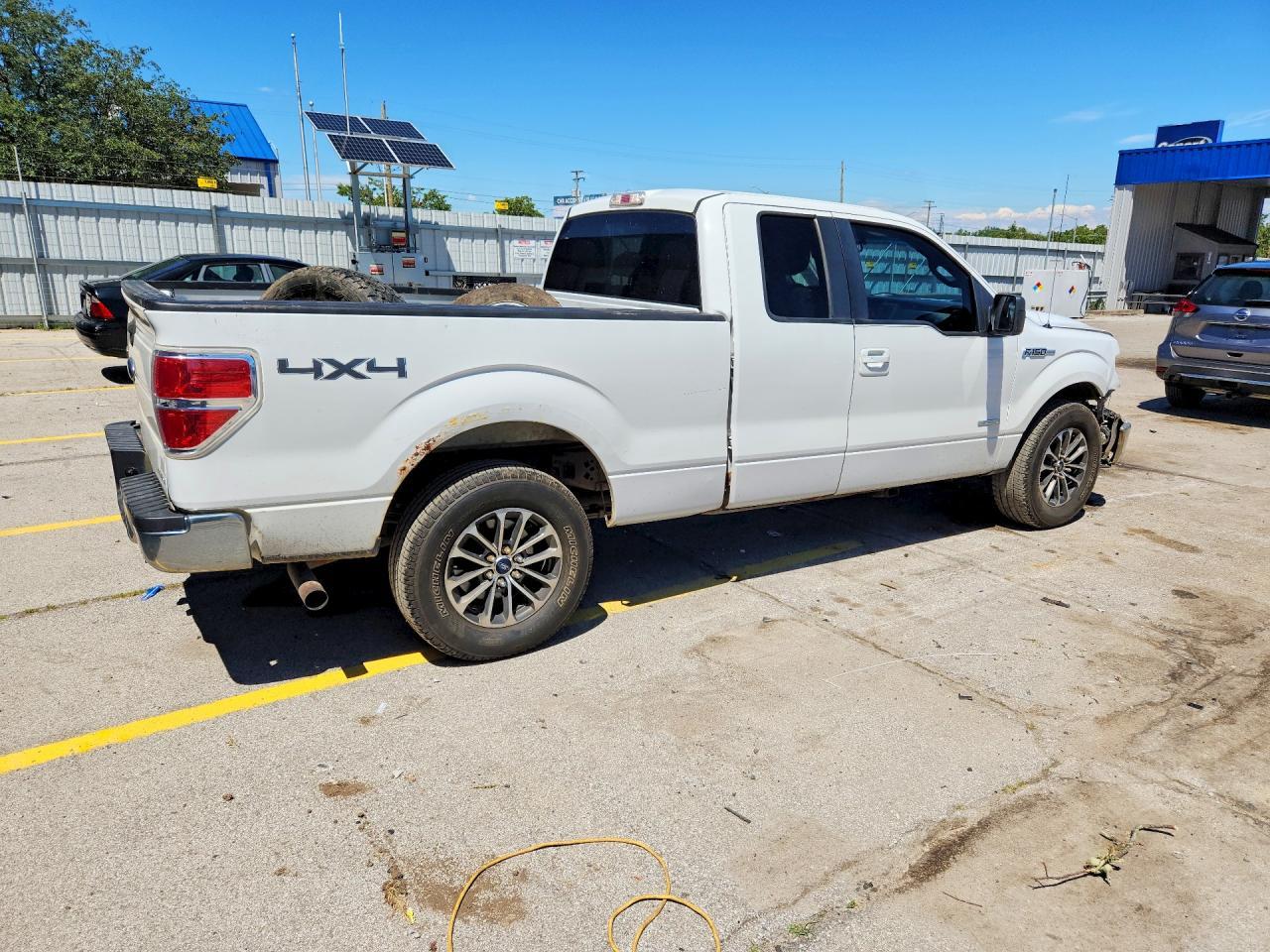 2013 Ford F150 Super Cab - Фото 3
