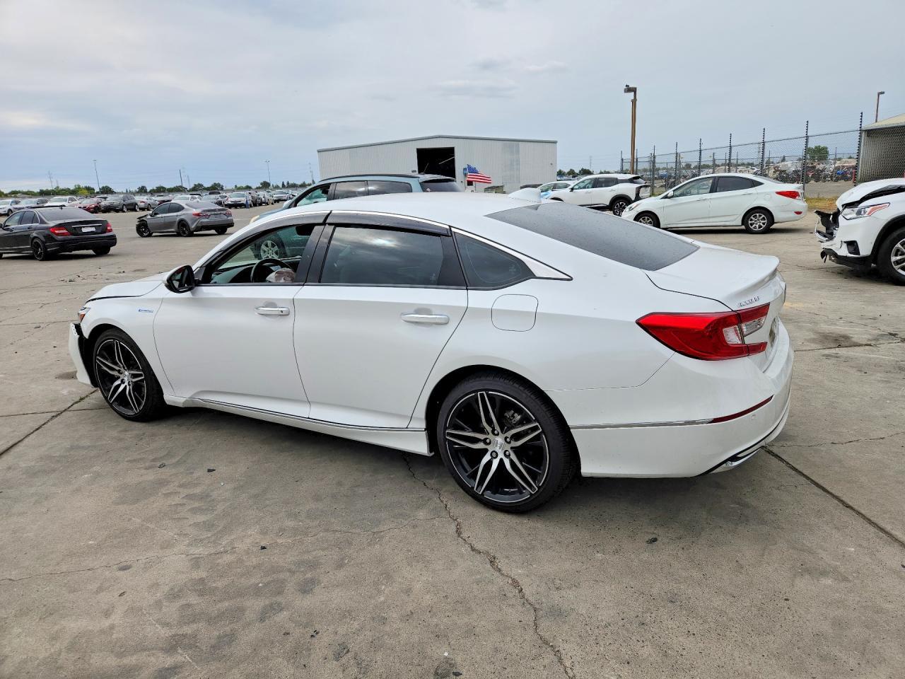 2022 Honda Accord Touring Hybrid - Image 2