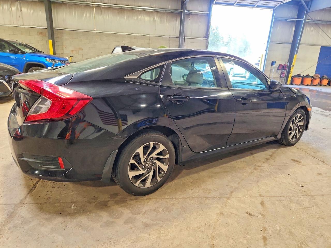 2018 Honda Civic Ex - Фото 3