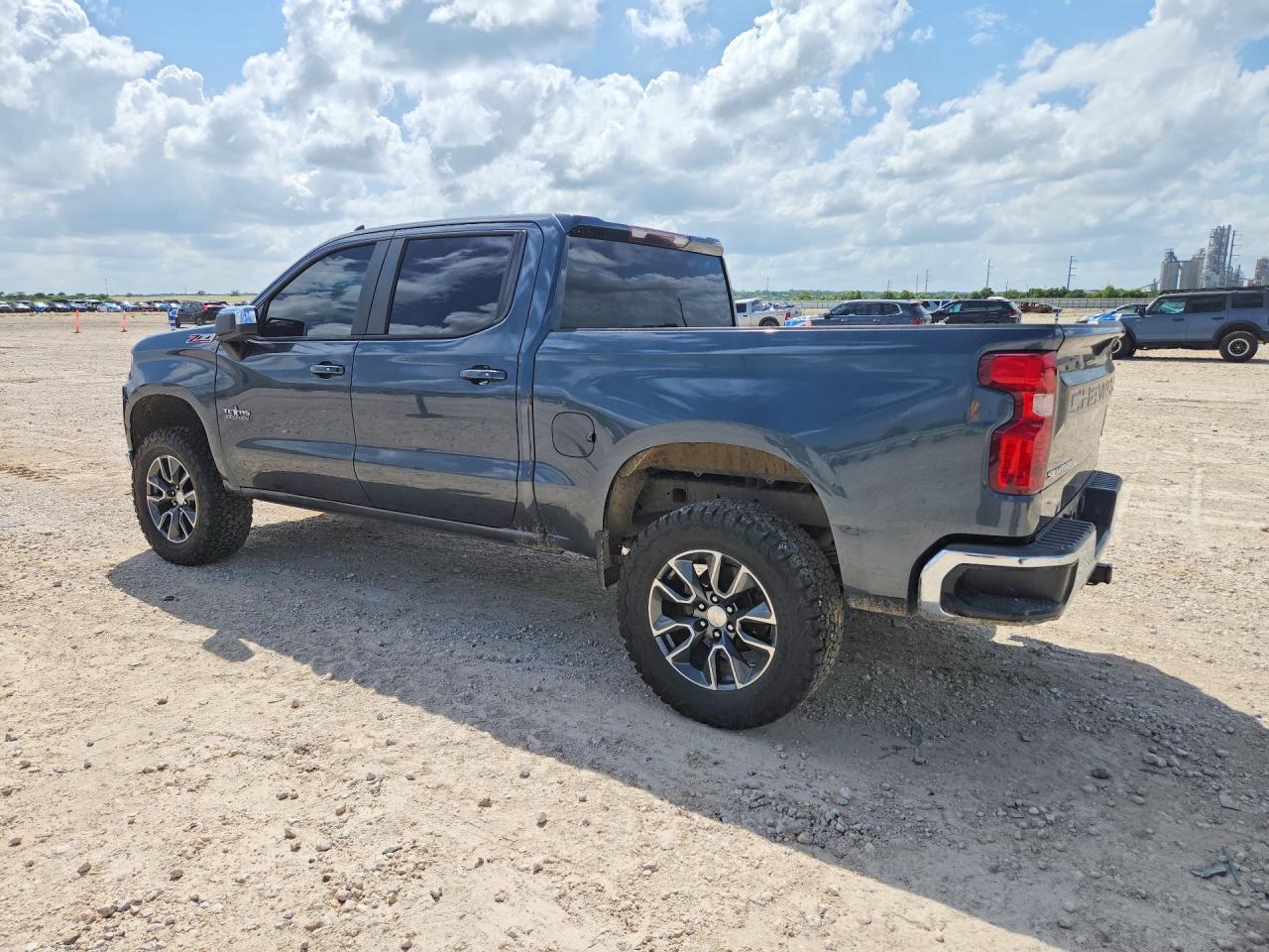 2019 Chevrolet Silverado K1500 Lt - Image 2