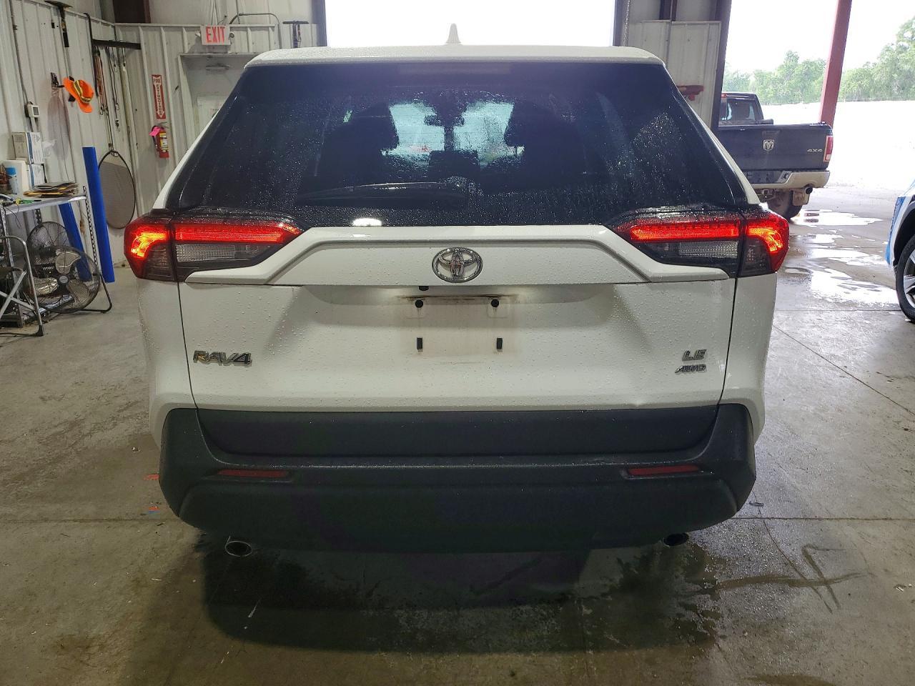 2024 Toyota Rav4 Le - Image 6