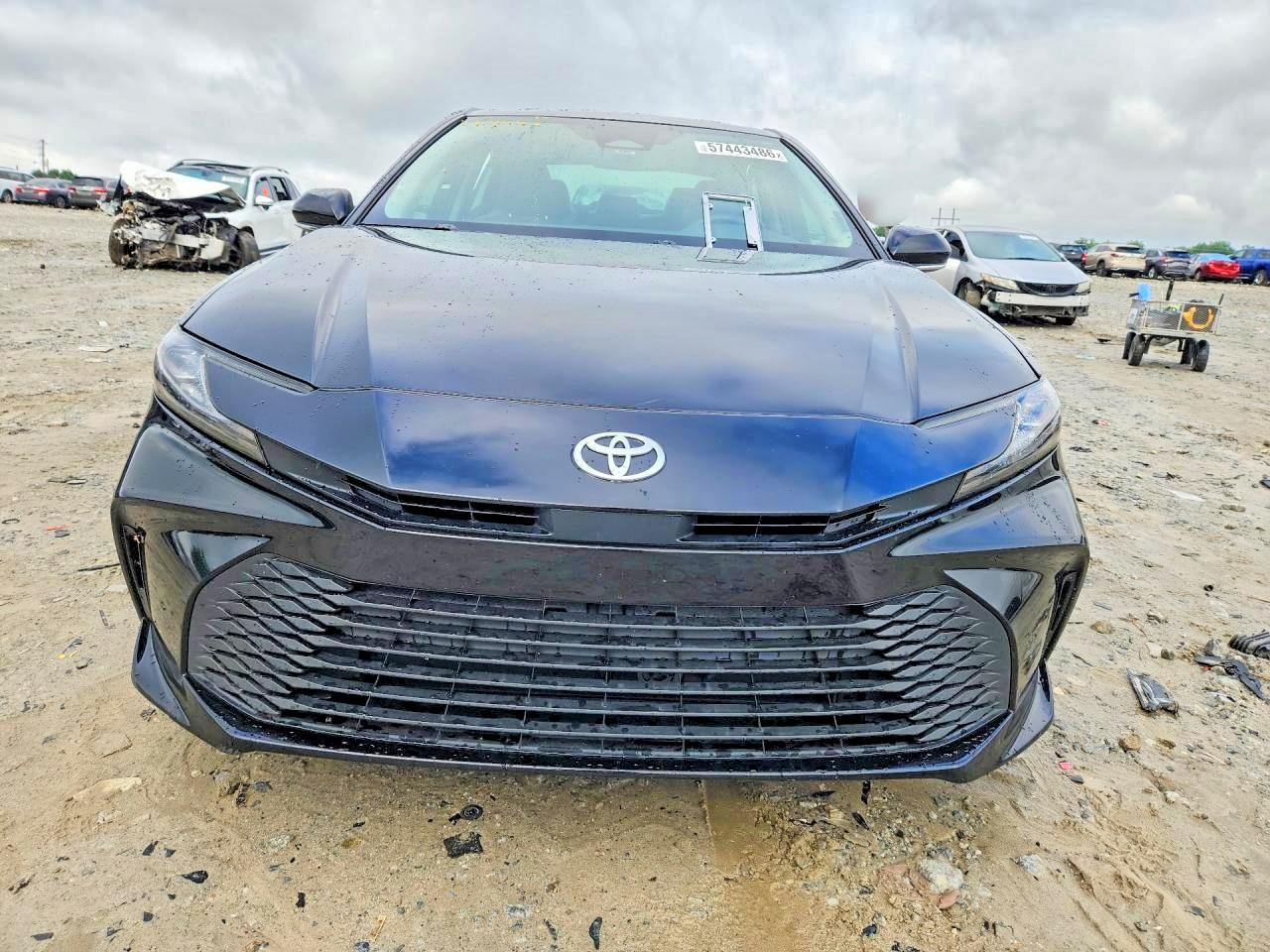 2025 Toyota Camry Le - Image 5