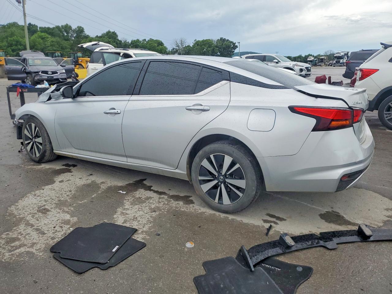 2019 Nissan Altima Sv - Image 2