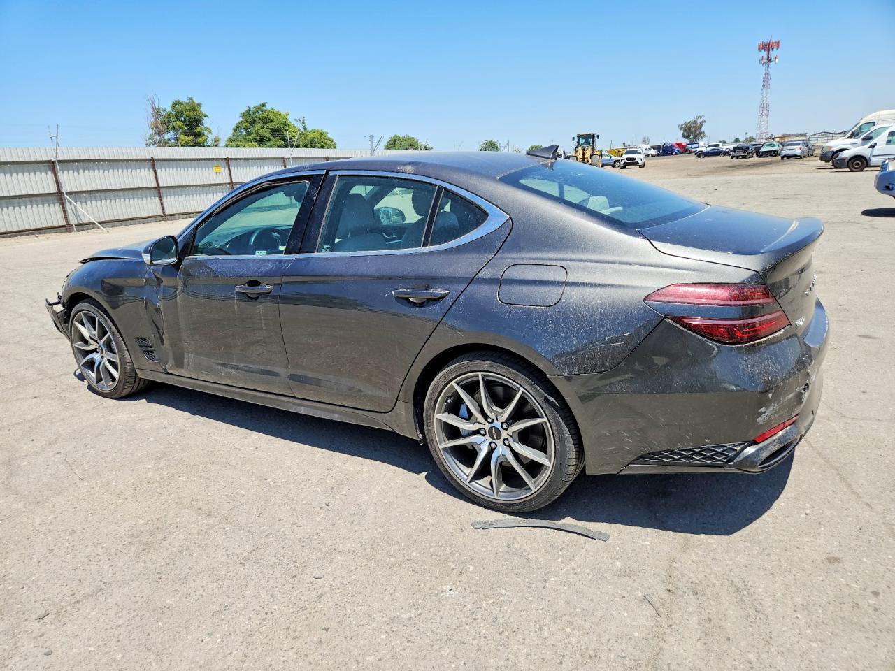 2025 Genesis G70 2.5T Standard - Фото 2