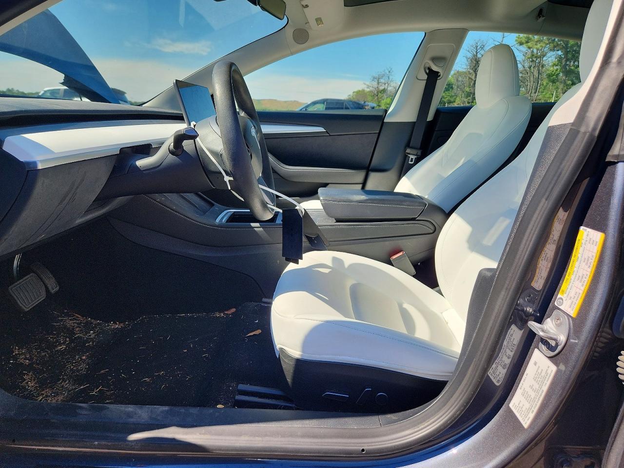 2023 Tesla Model 3 - Image 7