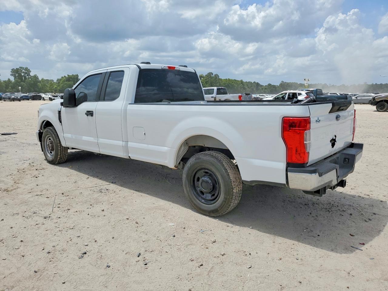 2021 Ford F250 Super Duty - Фото 2